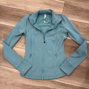 Lululemon size 6 define